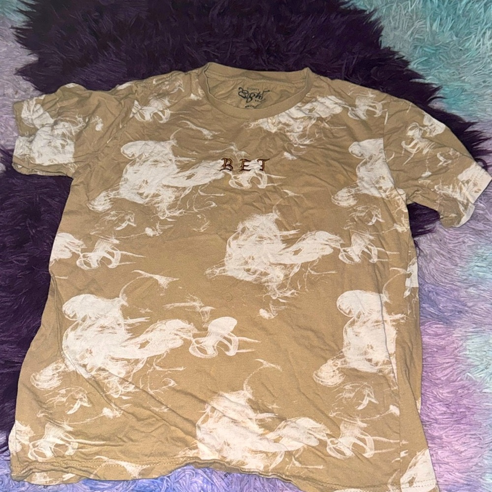 Tan Tee w/Smokey design